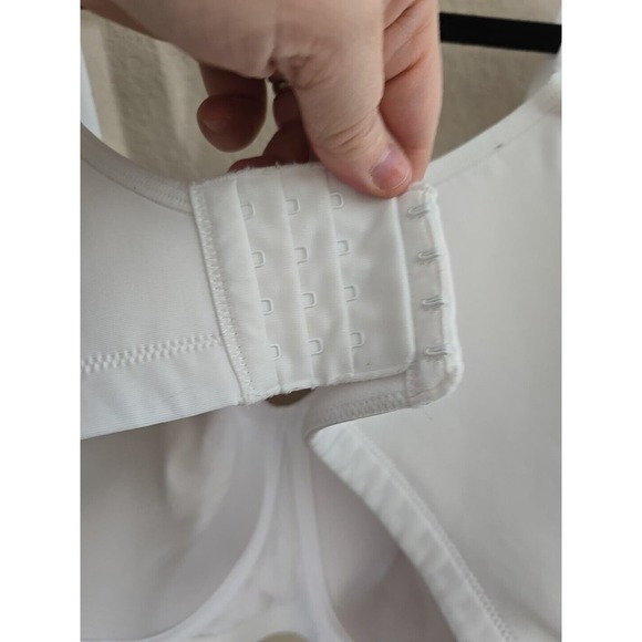 Vanity Fair White Full Figure Medium Impact Wire Free Sport Bra Size 42DDD - Picture 4 of 5